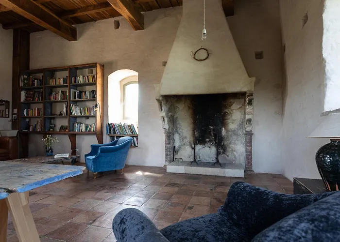 Villa Torre Dei Battagli-dormi In Torre Medievale SantʼArcangelo di Romagna