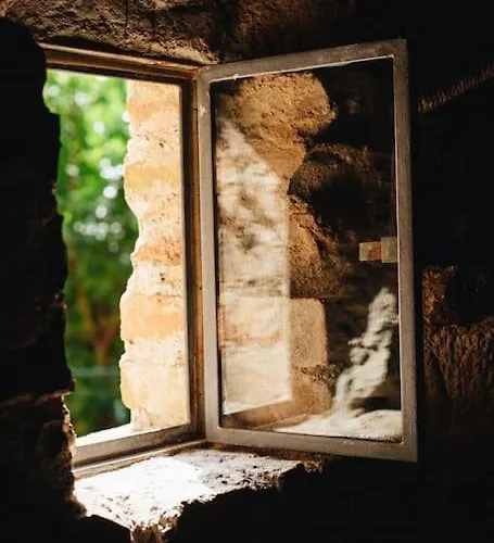 Torre Dei Battagli-dormi In Torre Medievale