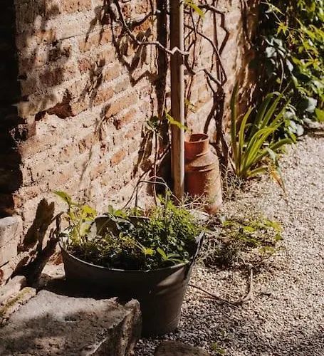 Torre Dei Battagli-dormi In Torre Medievale Вилла *