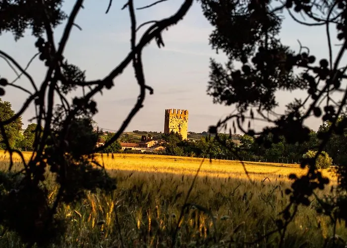 Torre Dei Battagli-dormi In Torre Medievale *